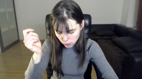 Amelie online show from November 13, 3:33 pm