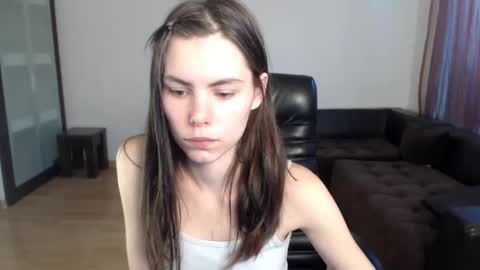 Amelie online show from October 5, 3:17 pm