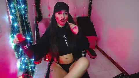 AMELIEROUS .. see you tomorrow  kisses online show from December 16, 9:31 pm