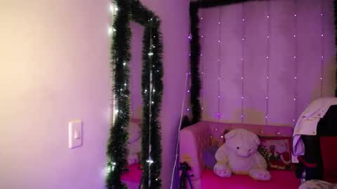 AMELIEROUS .. see you tomorrow  kisses online show from December 20, 4:46 pm