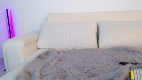 Victoria online show from October 5, 1:10 am