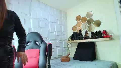 Amell Thomson online show from October 23, 11:38 am