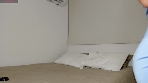 Amelie gadotx ig online show from January 13, 11:38 pm