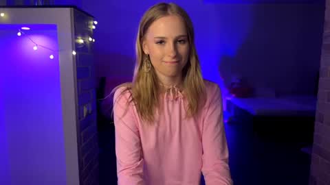 Amily online show from June 22, 3:42 pm