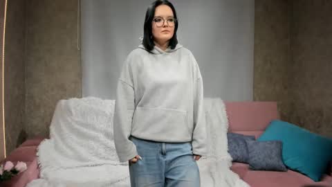 Joan online show from December 2, 4:29 pm