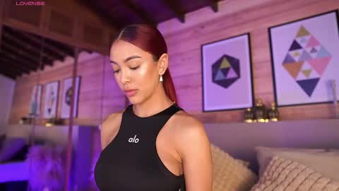 Ammy Scott  online show from January 13, 7:40 pm