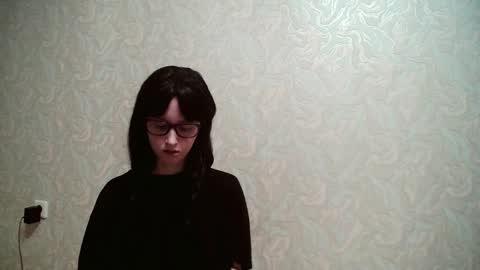 Amomira honeyx online show from December 13, 8:15 pm