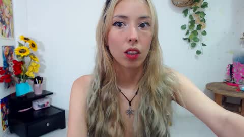 amy mur online show from March 31, 6:19 pm