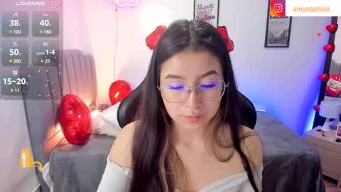 Amy sophia 3 online show from February 12, 2:33 pm