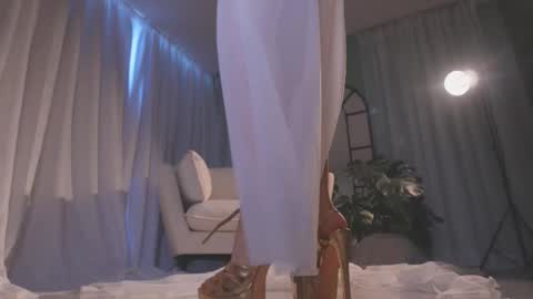 Amy Armstrong online show from February 17, 9:14 pm