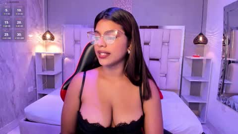 amyevan_ online show from October 8, 8:35 pm