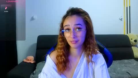 amykentt online show from March 8, 4:26 pm