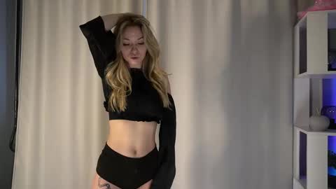 amylanee online show from January 18, 8:54 am