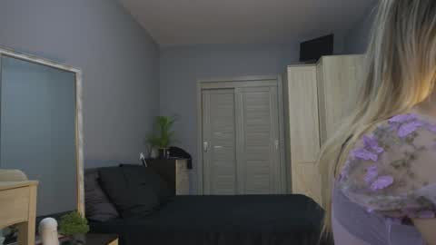 amylanee online show from October 15, 8:28 am