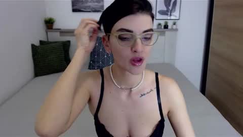 Hi there guys  My pleasure in your hands  pvt is open online show from December 9, 8:00 am