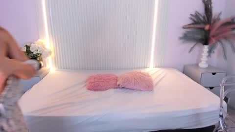amyprice9 online show from June 3, 2:33 pm