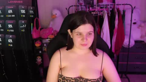 amyvibes online show from April 21, 6:48 pm