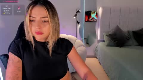    online show from March 5, 7:09 pm