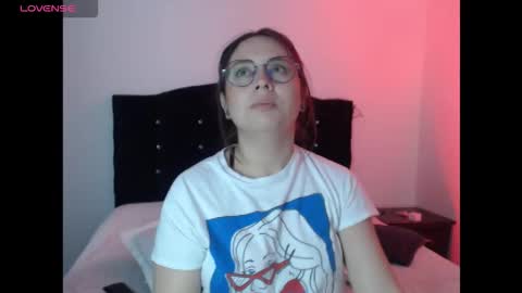 ana_arms_ online show from March 5, 5:20 pm