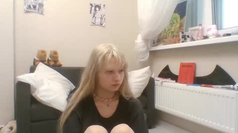 Malvina online show from July 7, 4:10 pm