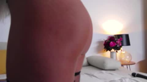 Ana online show from April 2, 2:47 pm