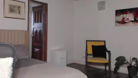 Ana Henao or Annie... Follow me ahenaocb Insta  X online show from January 16, 10:50 pm