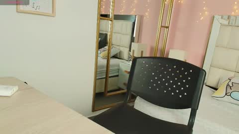 Anahi  online show from November 23, 8:32 pm