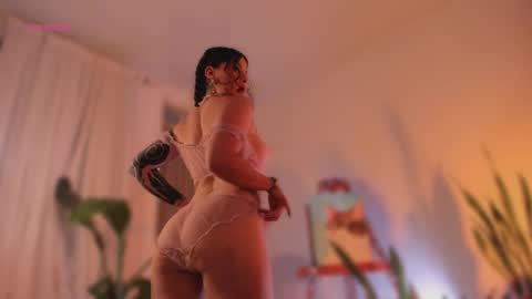 Mariana  online show from February 5, 4:21 pm