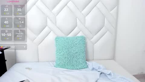 analia18  online show from October 18, 2:53 pm