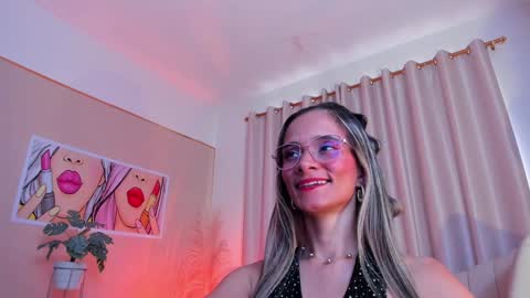 Ana online show from February 5, 7:53 pm