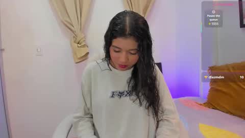 Andrea online show from November 12, 11:30 am