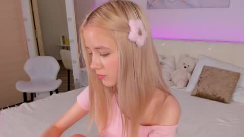 Anelly online show from April 26, 1:42 pm