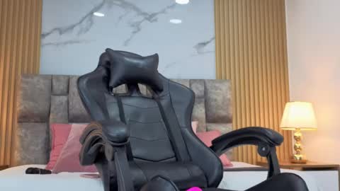 angel__kiss online show from April 14, 1:33 pm