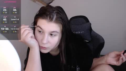 Angel online show from December 3, 7:27 pm