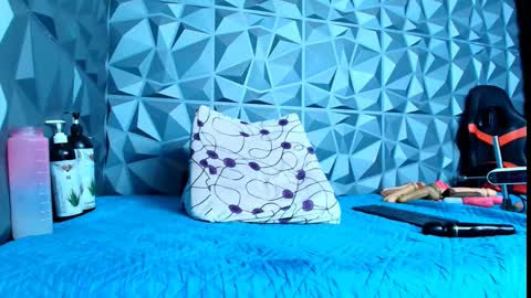 angel red77 online show from December 19, 9:18 pm