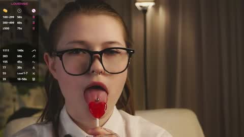 Mary online show from April 3, 1:42 pm