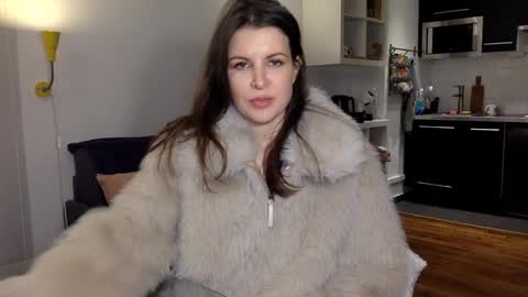 Angela online show from November 22, 7:05 pm