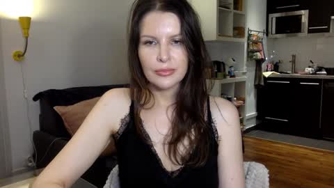 Angela online show from February 21, 6:30 pm