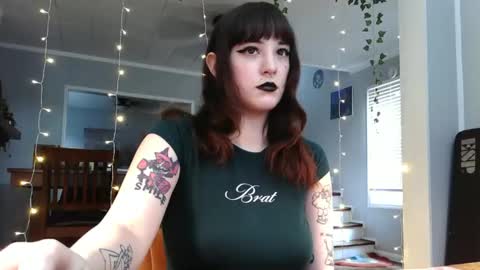 angelalice555 online show from May 12, 10:38 pm
