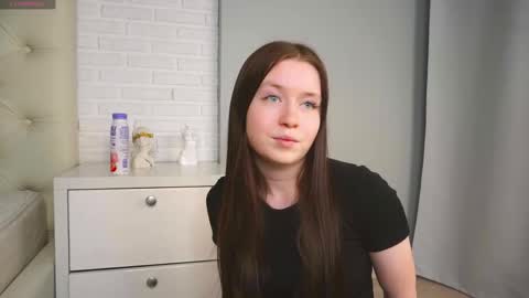 angelapratt online show from April 15, 3:56 pm