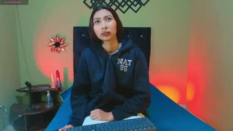 angeldreams15 online show from April 15, 7:25 pm