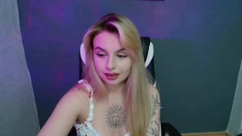 angelicablanch online show from September 12, 9:00 pm