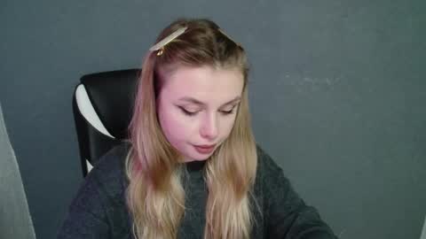 angelicablanch online show from November 15, 10:33 pm