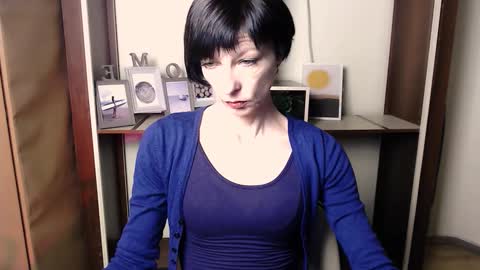 Angelina online show from November 18, 8:15 am