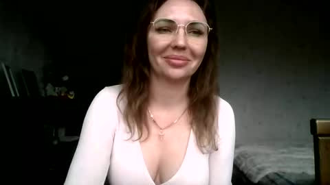 angelinalove28 online show from April 10, 7:47 am