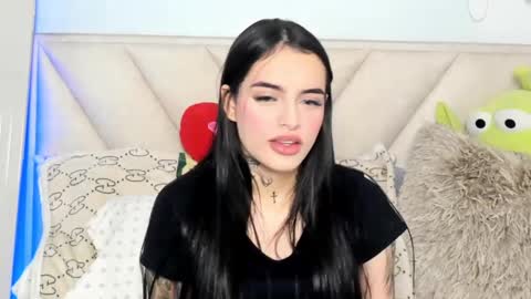 Angeline Smith  online show from February 11, 6:40 am