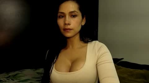  ANGELA ISABELLA  online show from September 11, 9:37 pm