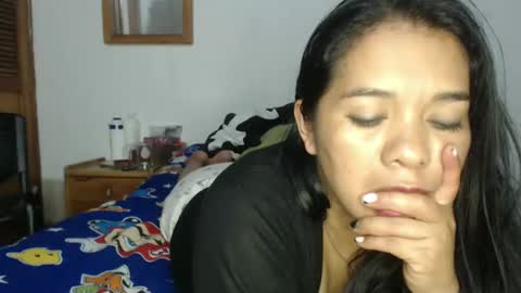 rebeca online show from December 12, 2:04 am