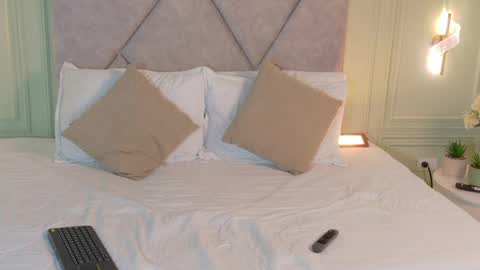 angely_perry online show from April 16, 4:46 am