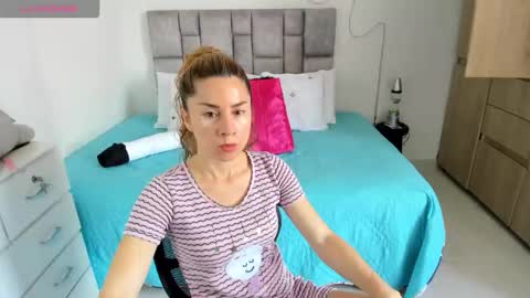 angie online show from September 25, 3:22 pm